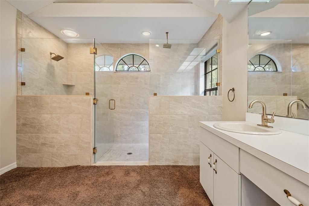 En Venta: $549,000 (4 camas, 3 baños, 2440 Pies cuadrados)