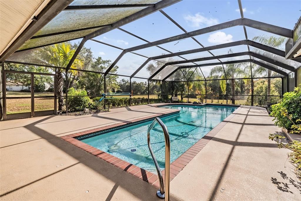 En Venta: $549,000 (4 camas, 3 baños, 2440 Pies cuadrados)