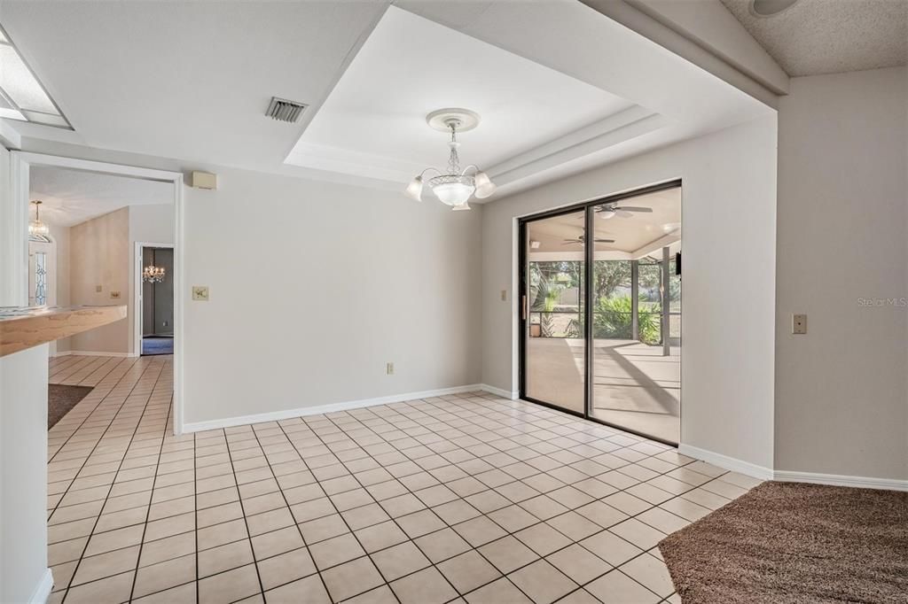 En Venta: $549,000 (4 camas, 3 baños, 2440 Pies cuadrados)