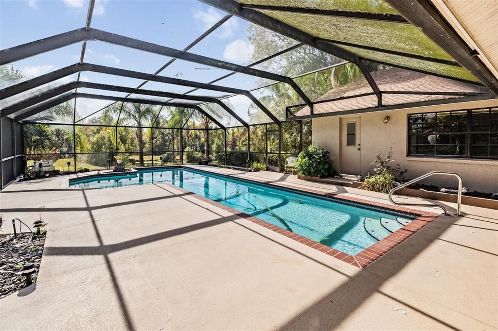 En Venta: $549,000 (4 camas, 3 baños, 2440 Pies cuadrados)