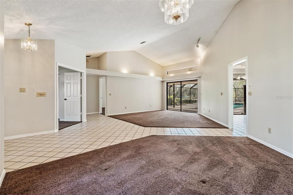 En Venta: $549,000 (4 camas, 3 baños, 2440 Pies cuadrados)