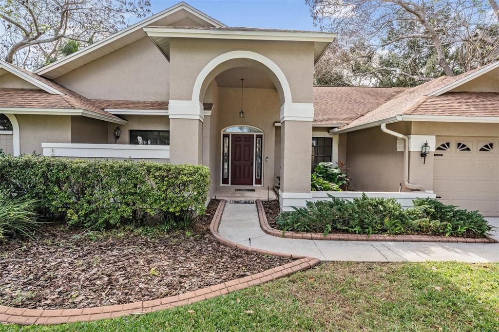 En Venta: $549,000 (4 camas, 3 baños, 2440 Pies cuadrados)