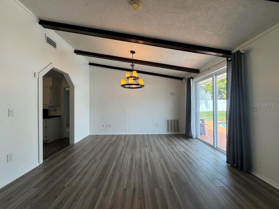 For Rent: $2,600 (3 beds, 2 baths, 1571 Square Feet)