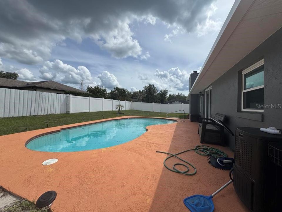 For Rent: $2,600 (3 beds, 2 baths, 1571 Square Feet)