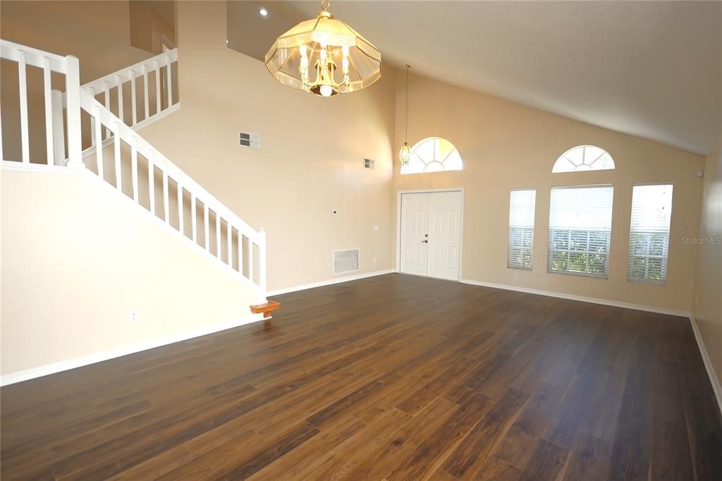 For Rent: $2,480 (3 beds, 2 baths, 2274 Square Feet)