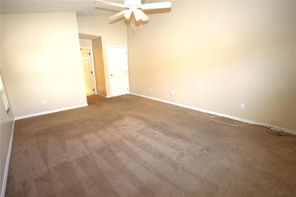 For Rent: $2,480 (3 beds, 2 baths, 2274 Square Feet)