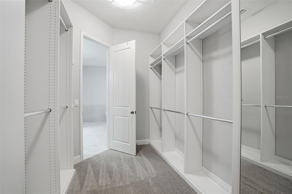 En Venta: $765,000 (5 camas, 4 baños, 3560 Pies cuadrados)