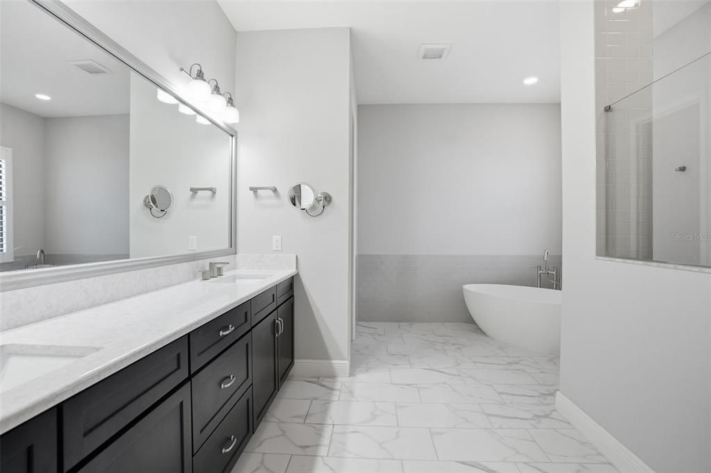 En Venta: $765,000 (5 camas, 4 baños, 3560 Pies cuadrados)