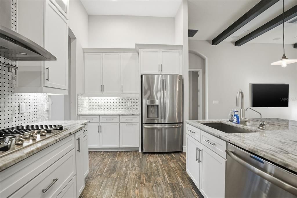 En Venta: $765,000 (5 camas, 4 baños, 3560 Pies cuadrados)