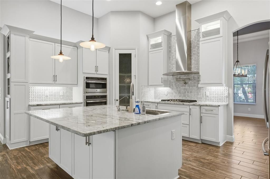 En Venta: $765,000 (5 camas, 4 baños, 3560 Pies cuadrados)