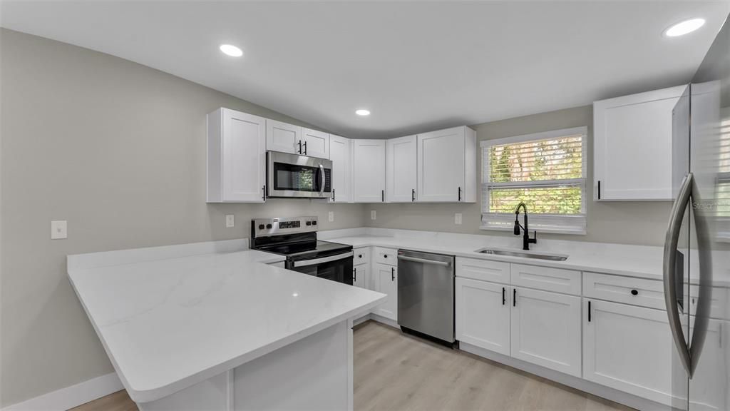 待售: $229,000 (3 贝兹, 2 浴室, 874 平方英尺)