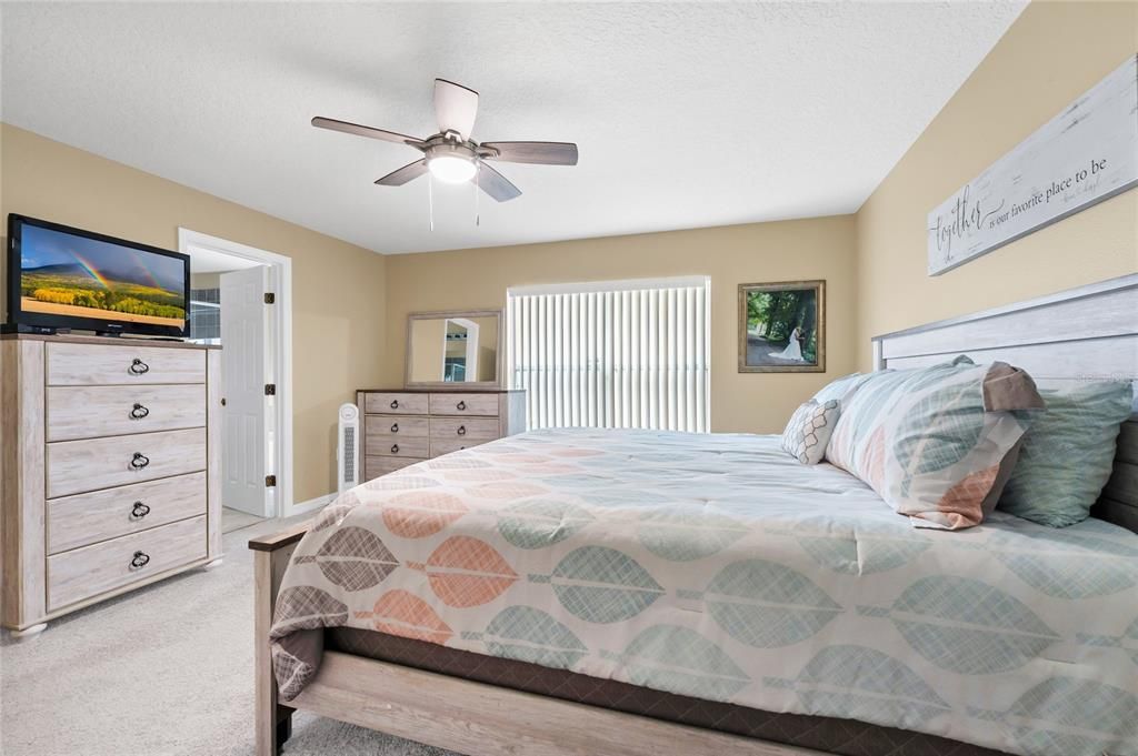 На продажу: $349,900 (3 спален, 2 ванн, 1909 Квадратных фут)