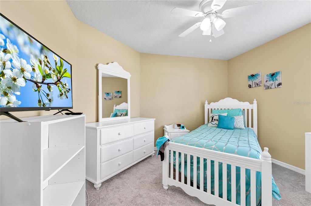 На продажу: $349,900 (3 спален, 2 ванн, 1909 Квадратных фут)