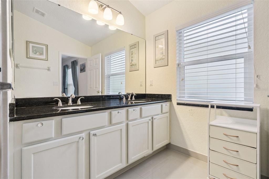 待售: $459,000 (4 贝兹, 2 浴室, 1662 平方英尺)