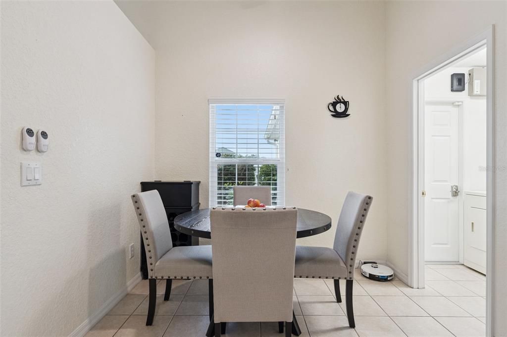 待售: $459,000 (4 贝兹, 2 浴室, 1662 平方英尺)