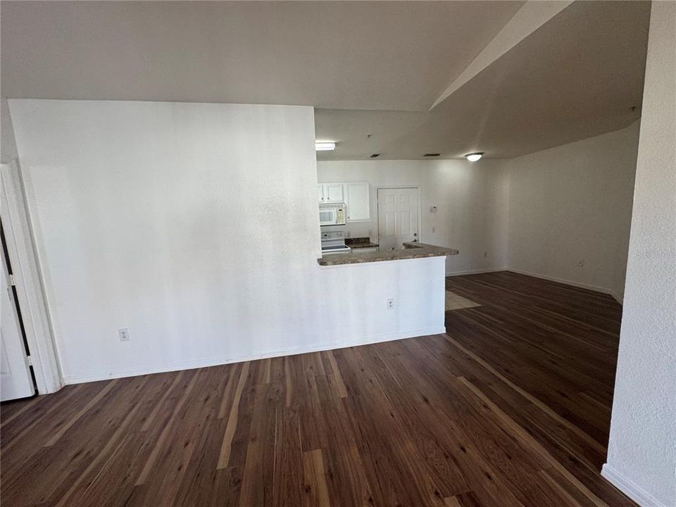 出租: $1,550 (2 贝兹, 2 浴室, 1107 平方英尺)