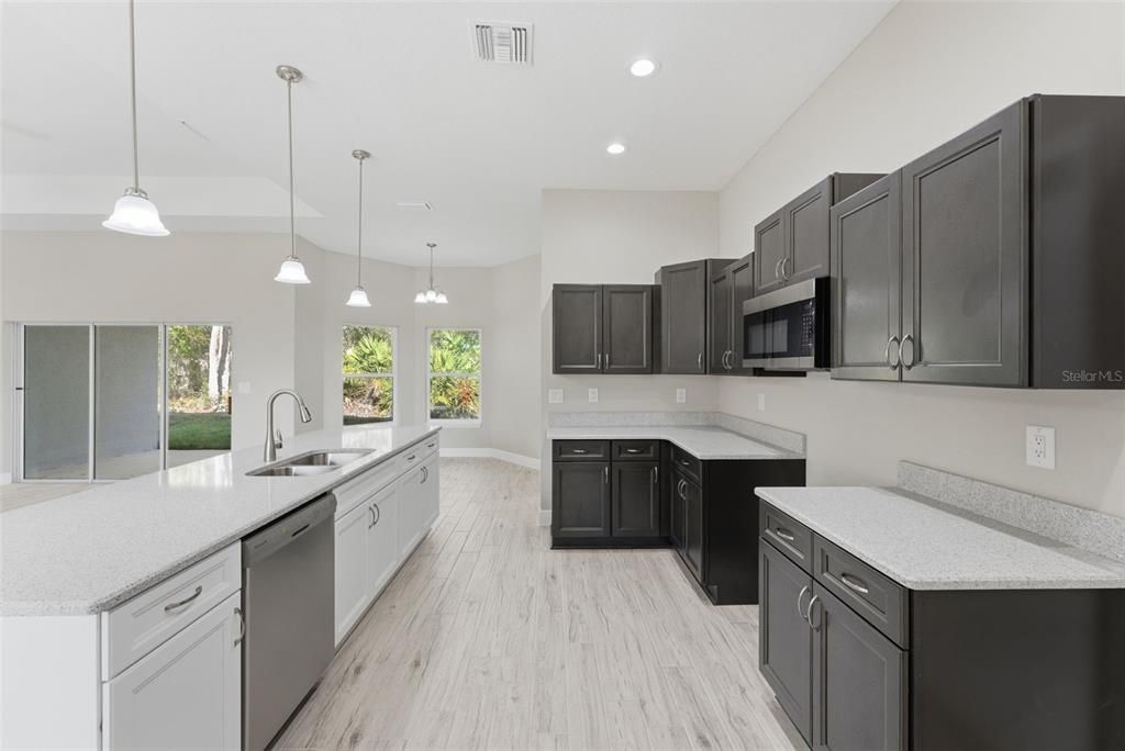 待售: $359,000 (3 贝兹, 2 浴室, 1774 平方英尺)