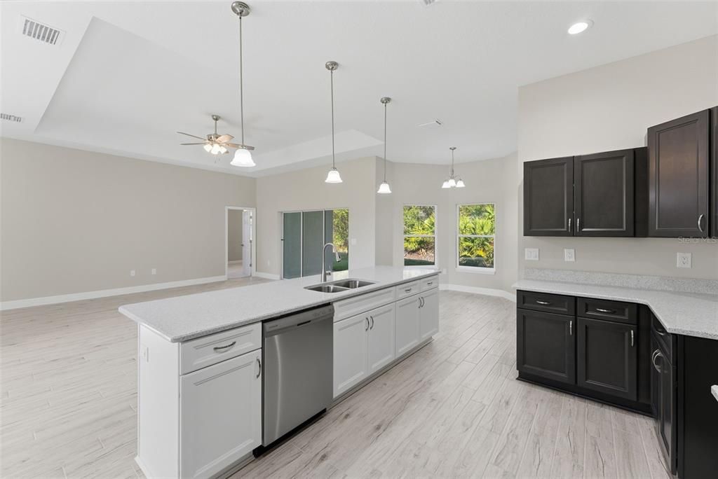 待售: $359,000 (3 贝兹, 2 浴室, 1774 平方英尺)