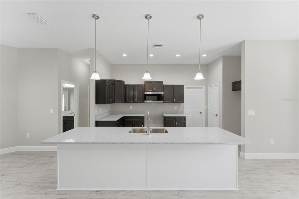 待售: $359,000 (3 贝兹, 2 浴室, 1774 平方英尺)