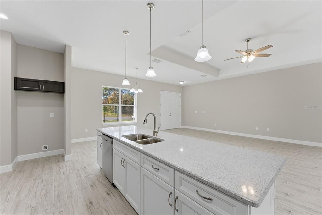 待售: $359,000 (3 贝兹, 2 浴室, 1774 平方英尺)