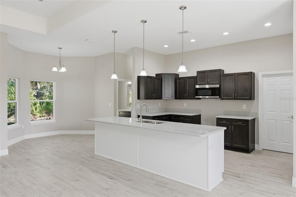 待售: $359,000 (3 贝兹, 2 浴室, 1774 平方英尺)