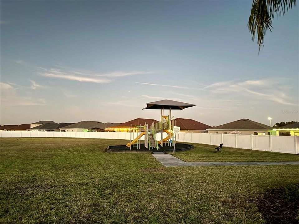 For Rent: $2,100 (3 beds, 2 baths, 1549 Square Feet)