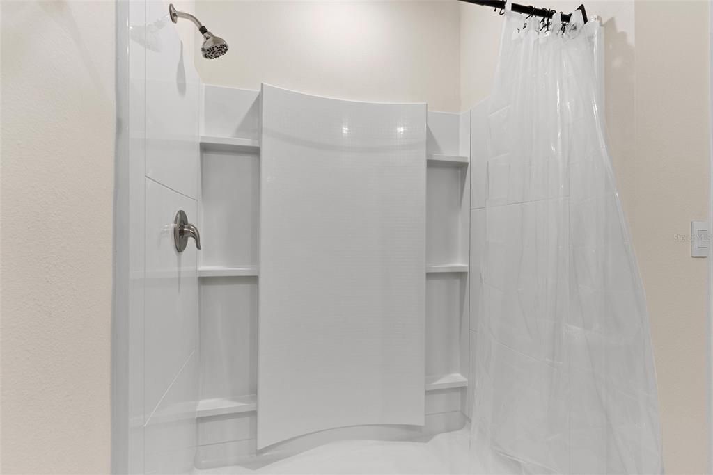 For Rent: $2,100 (3 beds, 2 baths, 1549 Square Feet)