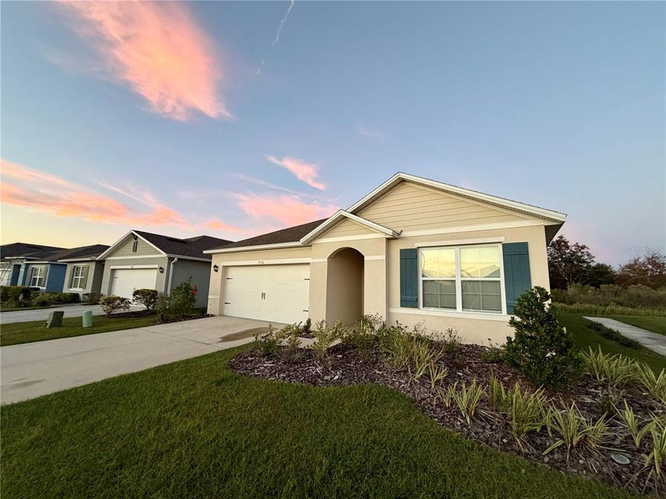 For Rent: $2,100 (3 beds, 2 baths, 1549 Square Feet)