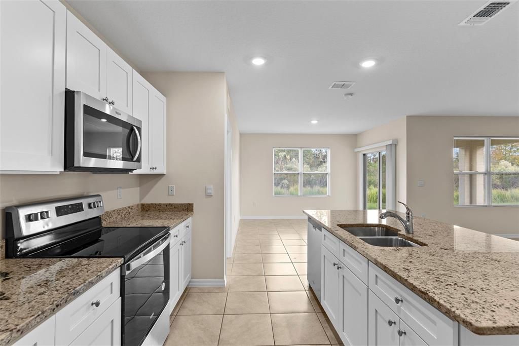 For Rent: $2,100 (3 beds, 2 baths, 1549 Square Feet)