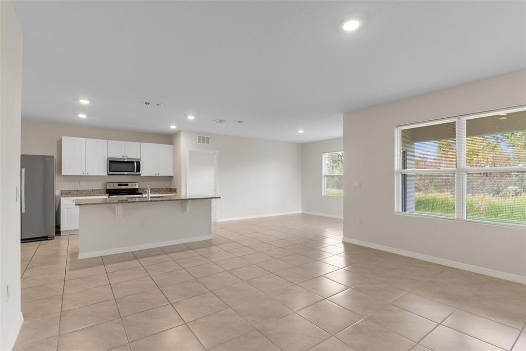 For Rent: $2,100 (3 beds, 2 baths, 1549 Square Feet)