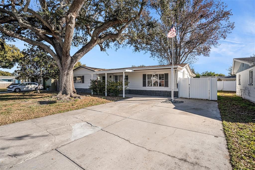 For Sale: $235,000 (3 beds, 3 baths, 1608 Square Feet)