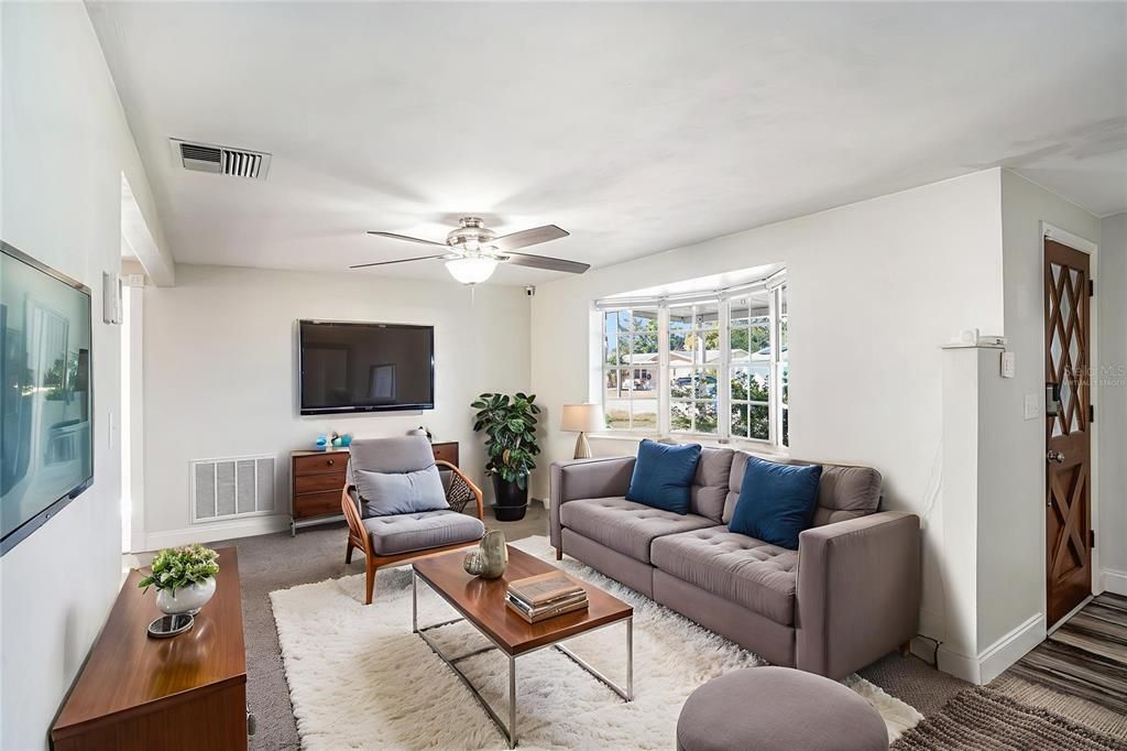 For Sale: $235,000 (3 beds, 3 baths, 1608 Square Feet)