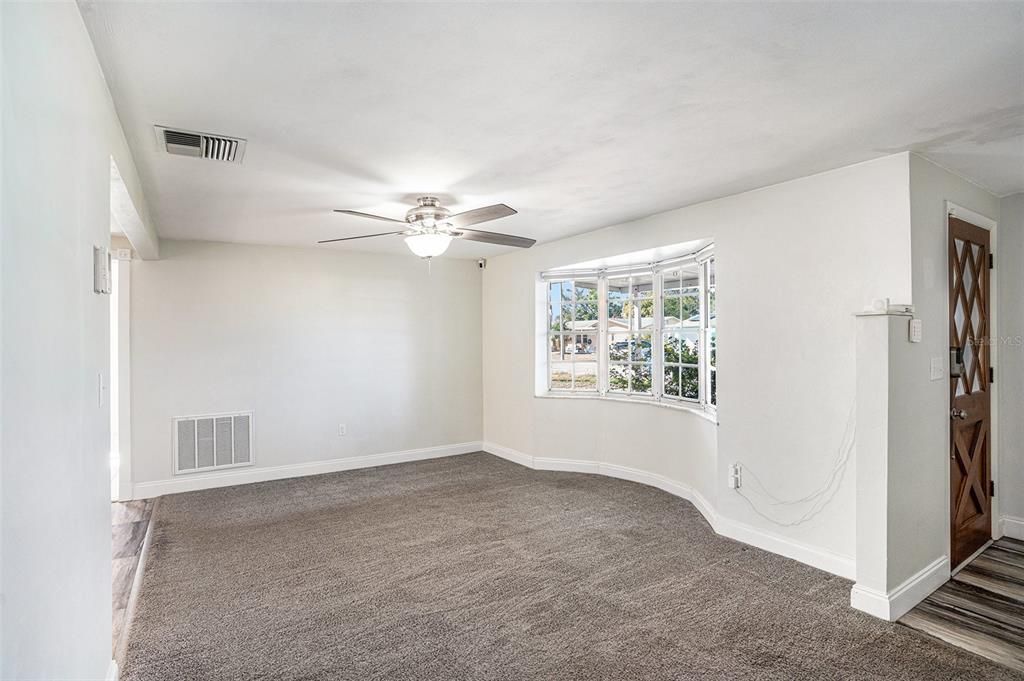 For Sale: $235,000 (3 beds, 3 baths, 1608 Square Feet)