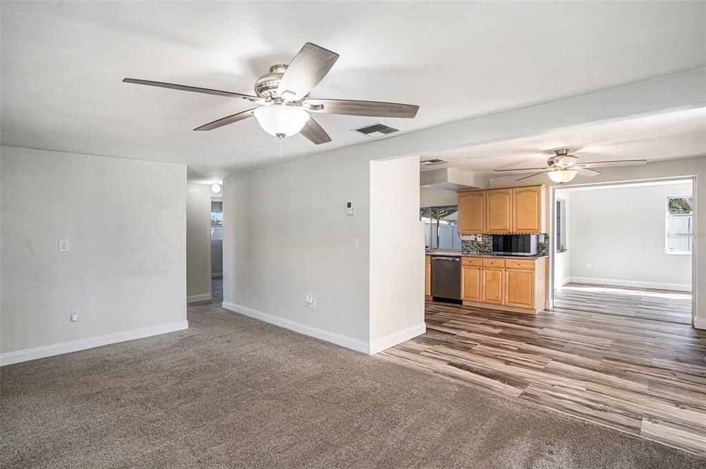 For Sale: $235,000 (3 beds, 3 baths, 1608 Square Feet)