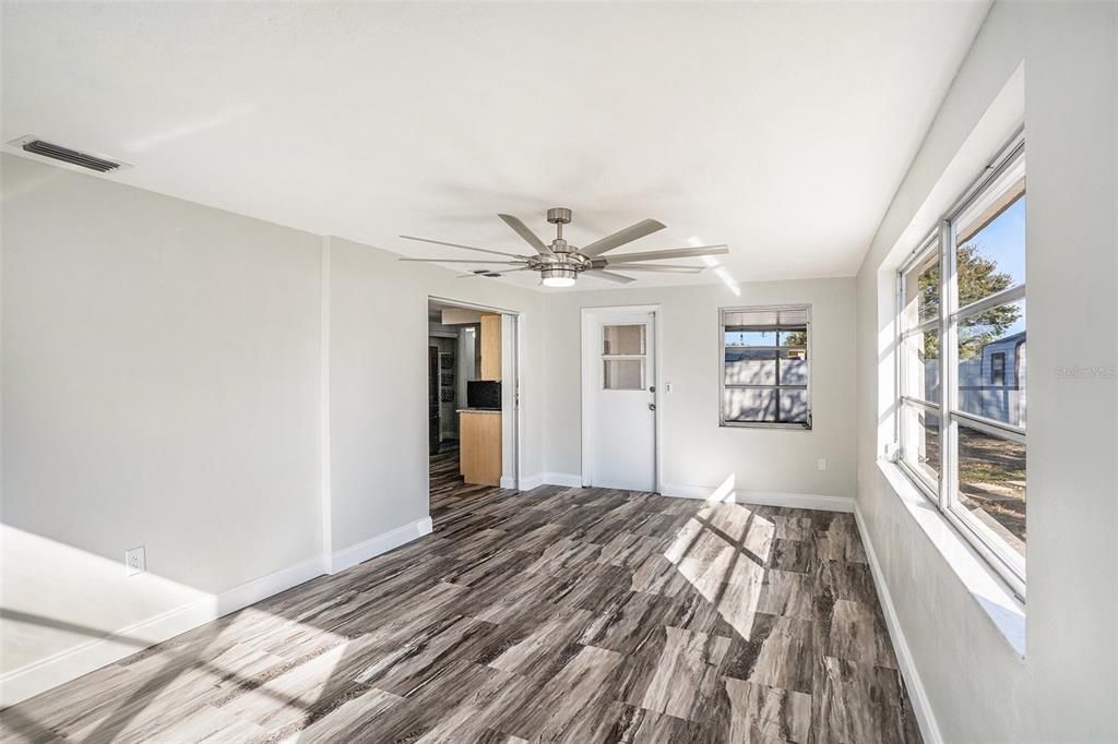 For Sale: $235,000 (3 beds, 3 baths, 1608 Square Feet)