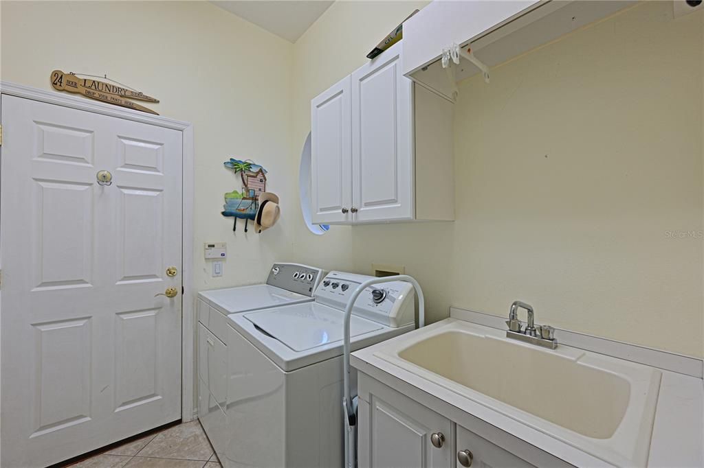 待售: $600,000 (3 贝兹, 3 浴室, 2652 平方英尺)