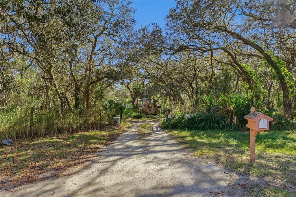 For Sale: $340,000 (2 beds, 2 baths, 906 Square Feet)