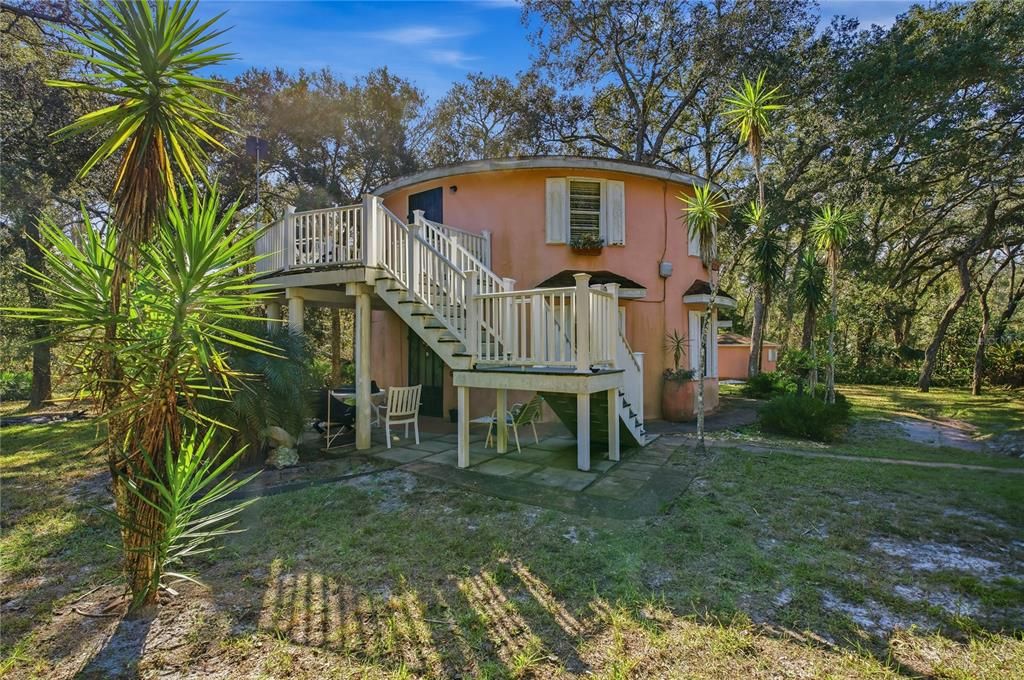 For Sale: $340,000 (2 beds, 2 baths, 906 Square Feet)