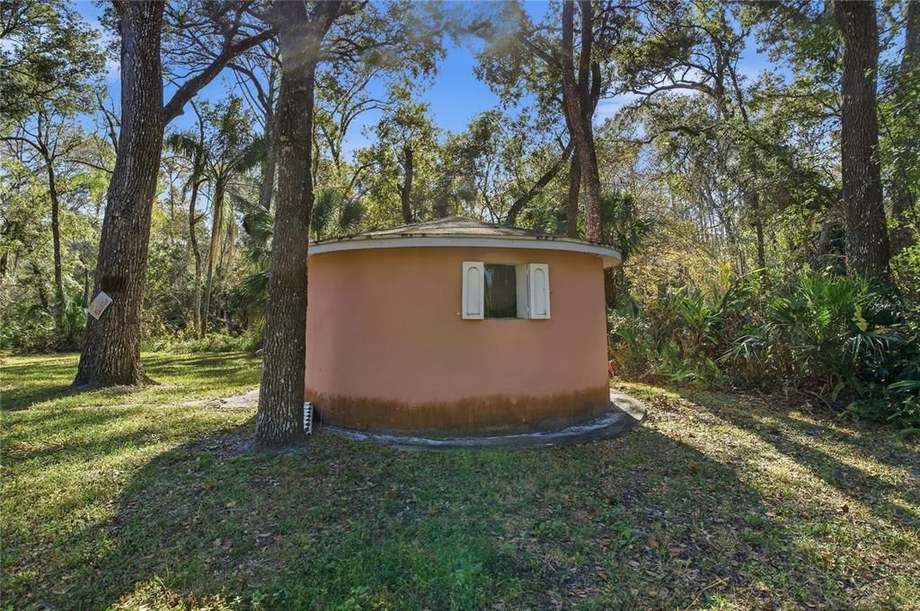 For Sale: $340,000 (2 beds, 2 baths, 906 Square Feet)