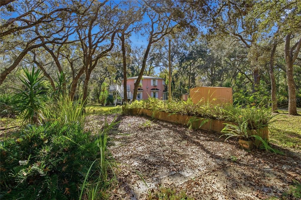 For Sale: $340,000 (2 beds, 2 baths, 906 Square Feet)