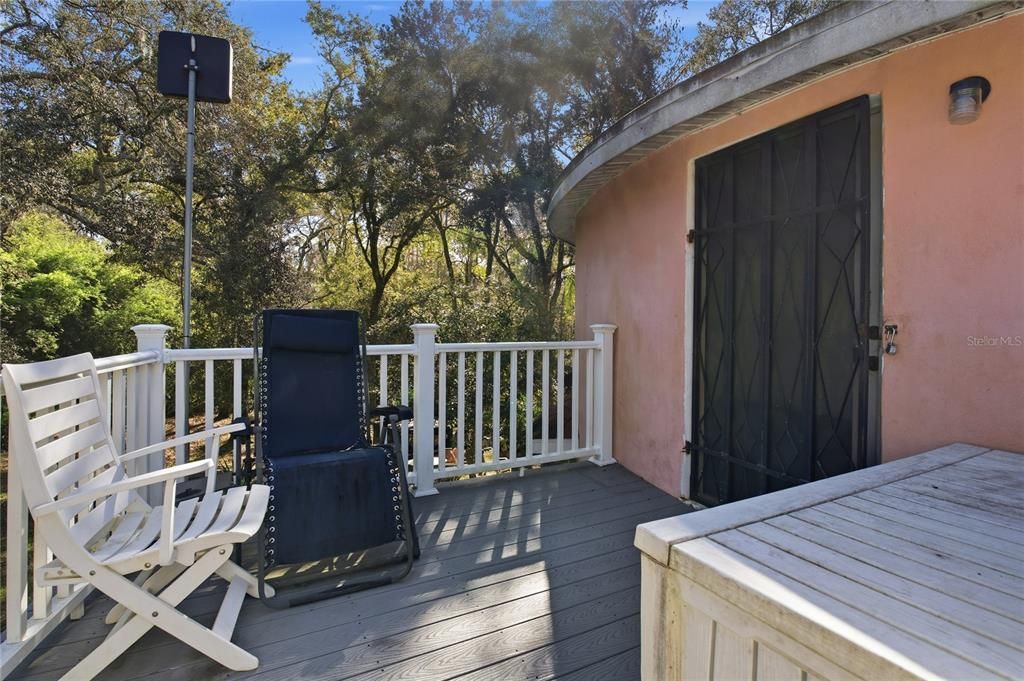 For Sale: $340,000 (2 beds, 2 baths, 906 Square Feet)