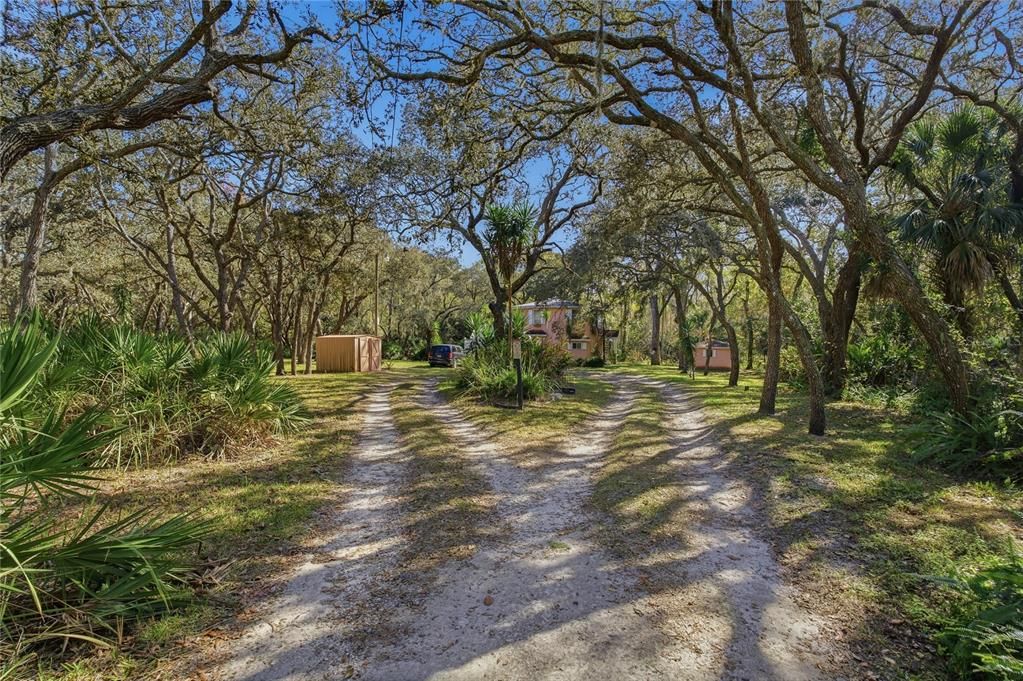 For Sale: $340,000 (2 beds, 2 baths, 906 Square Feet)