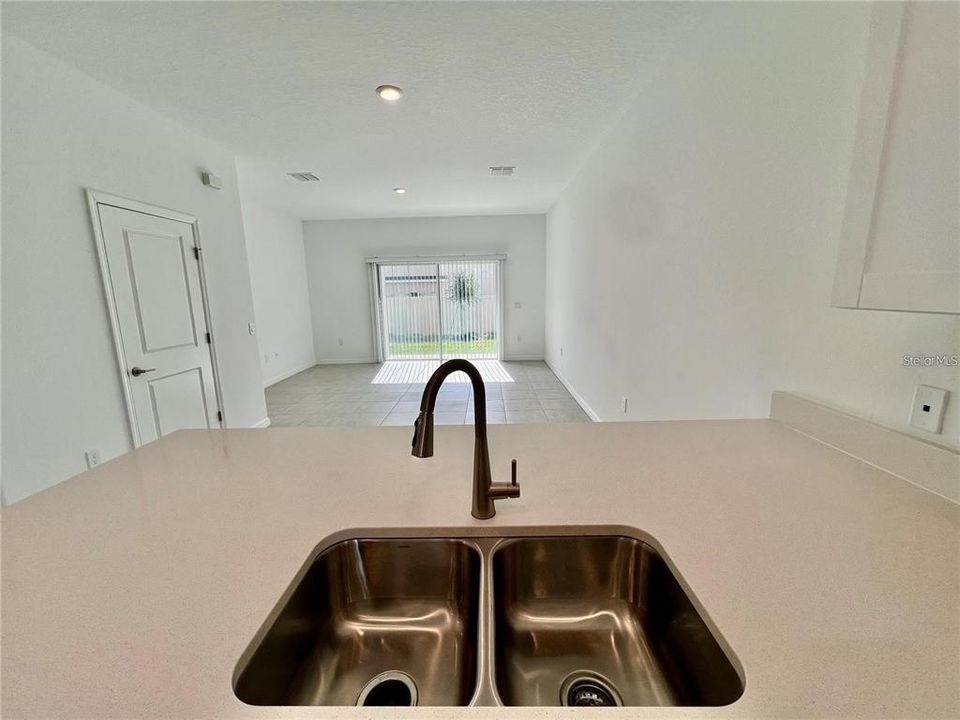 出租: $1,800 (2 贝兹, 2 浴室, 1187 平方英尺)