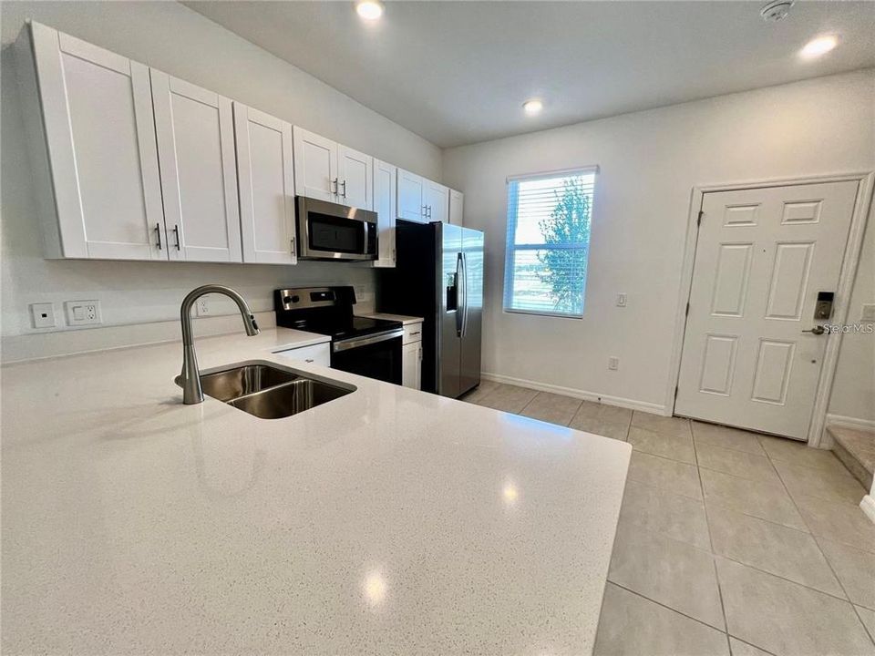 出租: $1,800 (2 贝兹, 2 浴室, 1187 平方英尺)