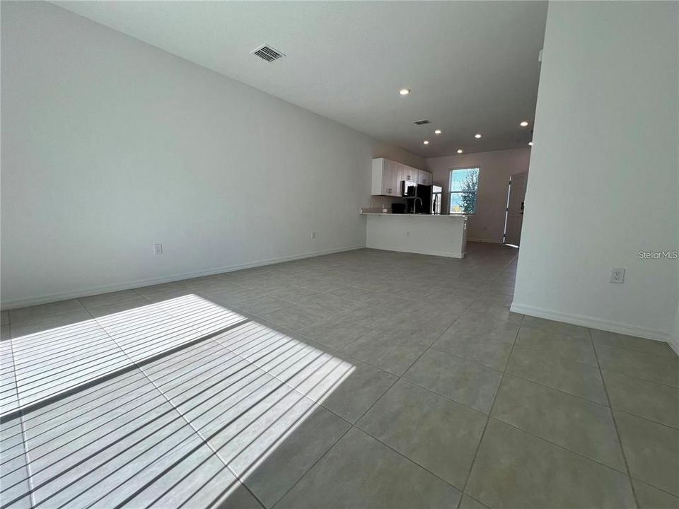 出租: $1,800 (2 贝兹, 2 浴室, 1187 平方英尺)