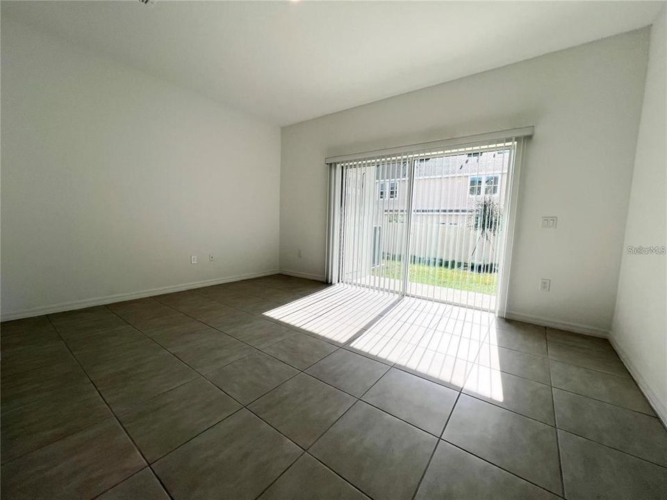 出租: $1,800 (2 贝兹, 2 浴室, 1187 平方英尺)