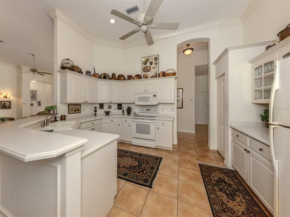 For Sale: $549,900 (3 beds, 2 baths, 2359 Square Feet)