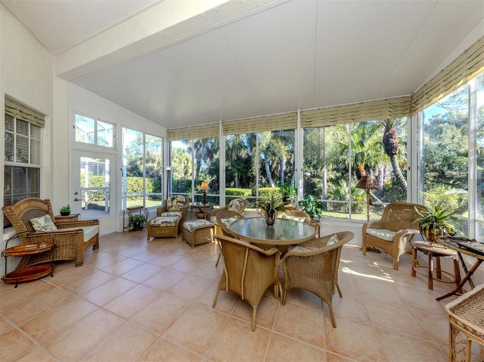 For Sale: $549,900 (3 beds, 2 baths, 2359 Square Feet)