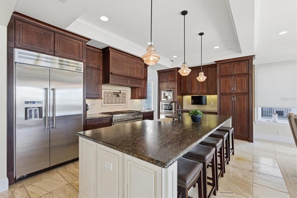 En Venta: $3,799,000 (3 camas, 2 baños, 3758 Pies cuadrados)