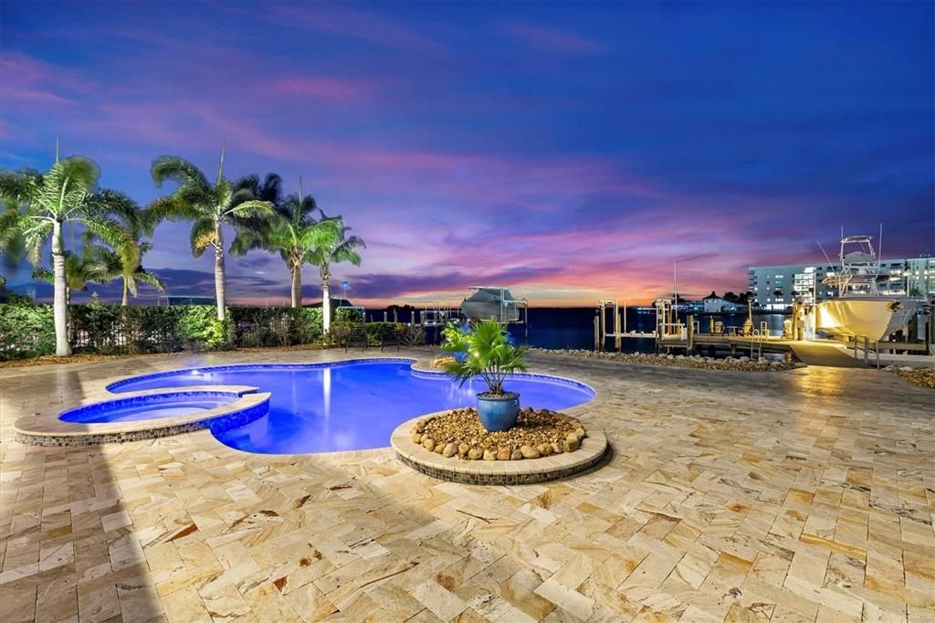 En Venta: $3,799,000 (3 camas, 2 baños, 3758 Pies cuadrados)